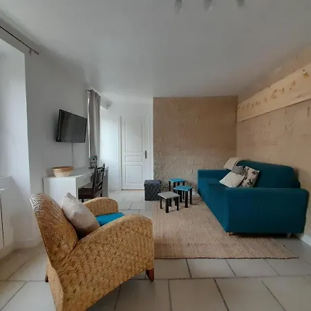 Cote Chateau Apartment